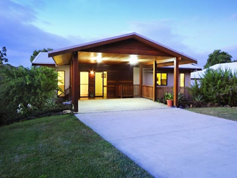 8 South Molle Boulevard, Cannonvale QLD 4802