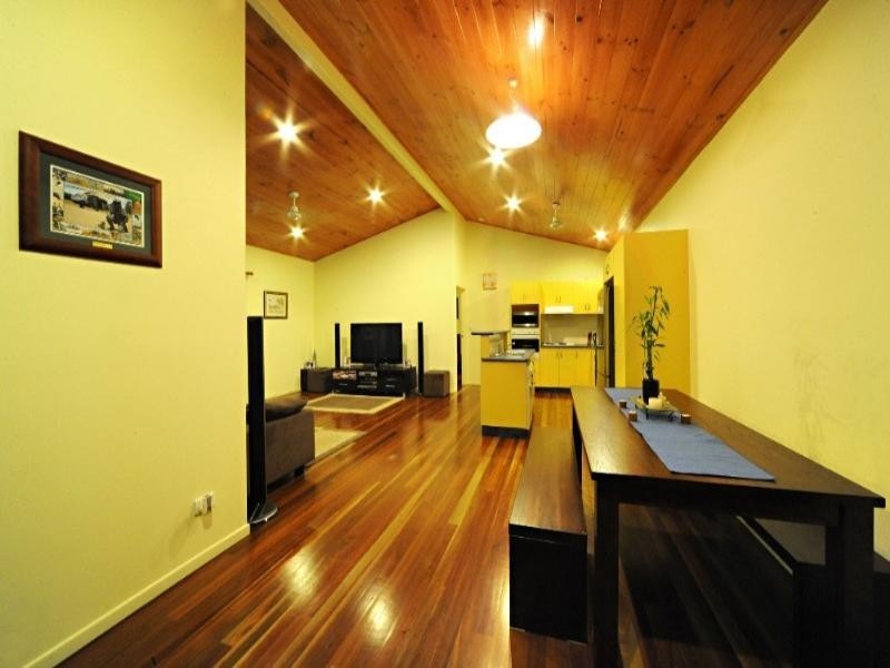 8 South Molle Boulevard, Cannonvale QLD 4802