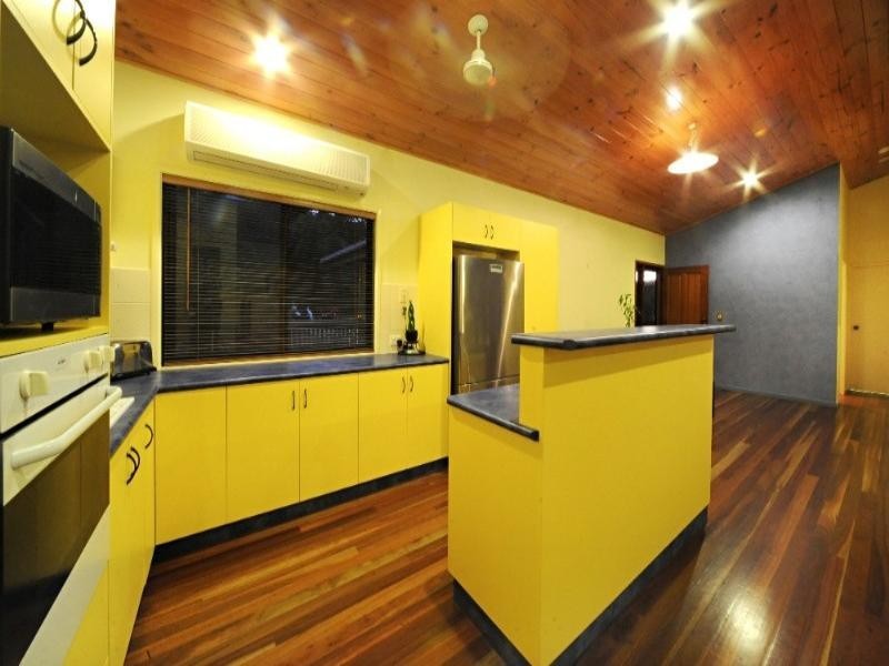 8 South Molle Boulevard, Cannonvale QLD 4802