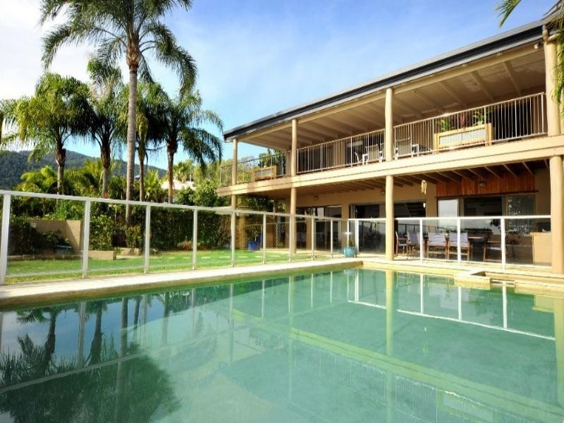 30 Coral Esplanade, Cannonvale QLD 4802