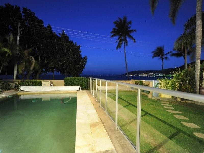 30 Coral Esplanade, Cannonvale QLD 4802