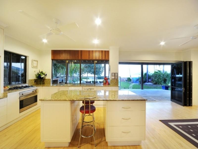 30 Coral Esplanade, Cannonvale QLD 4802