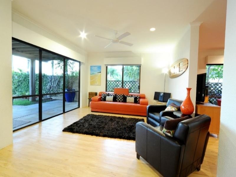 30 Coral Esplanade, Cannonvale QLD 4802