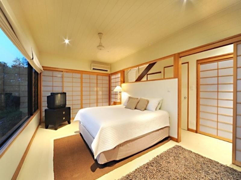 17 Passage Avenue, Shute Harbour QLD 4802