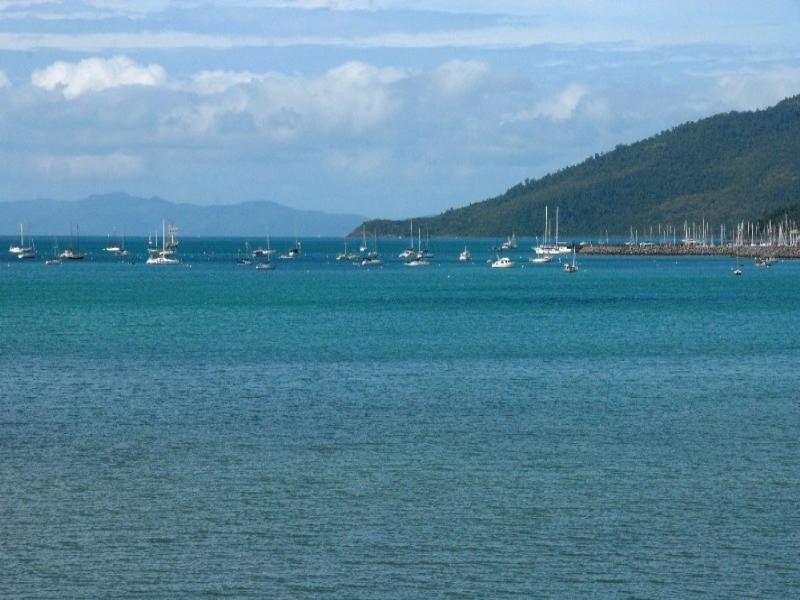 8 Coral Esplanade, Cannonvale QLD 4802