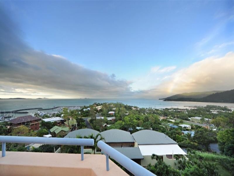 4/2 Nara Avenue, Airlie Beach QLD 4802
