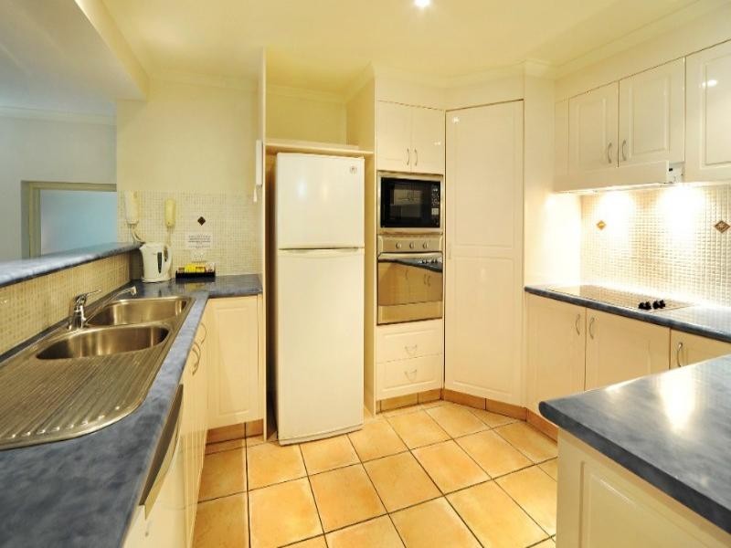 4/2 Nara Avenue, Airlie Beach QLD 4802