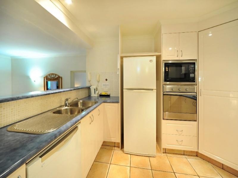 4/2 Nara Avenue, Airlie Beach QLD 4802