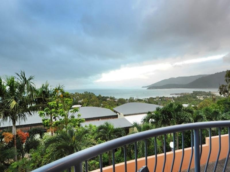 4/2 Nara Avenue, Airlie Beach QLD 4802