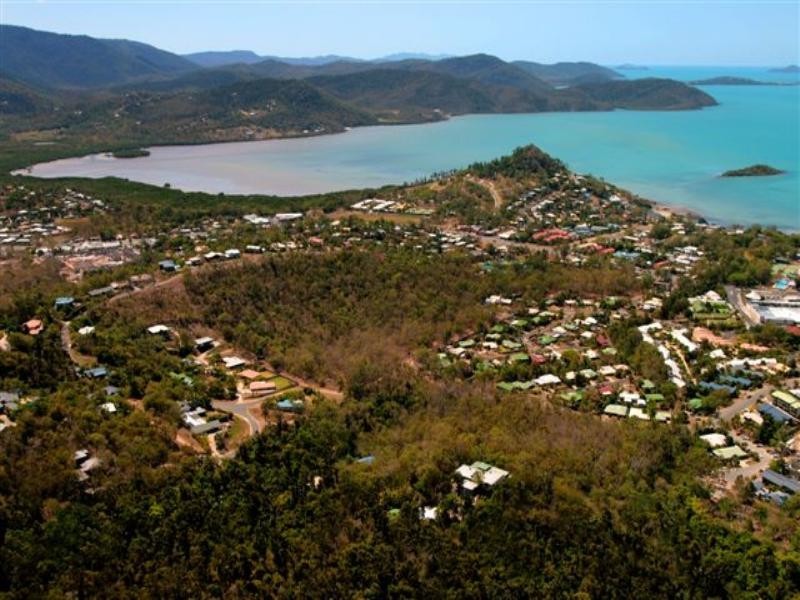 13 Border Drive, Cannonvale QLD 4802