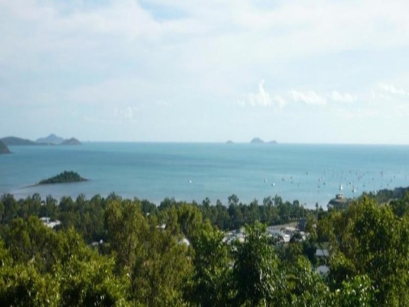 13 Border Drive, Cannonvale QLD 4802