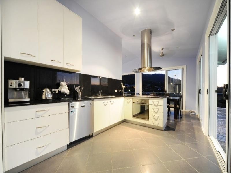 11 Jones Road, Cannonvale QLD 4802