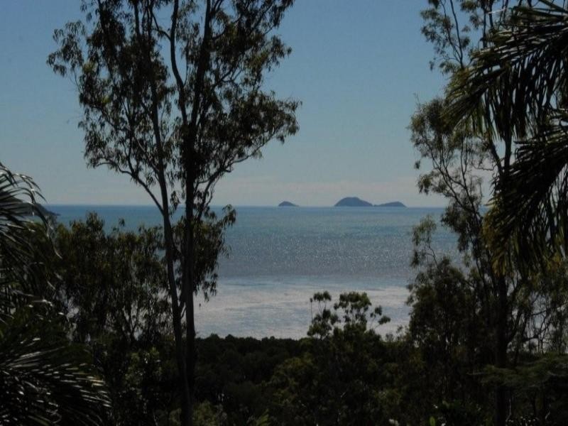 5 Dixon Place, Cannonvale QLD 4802