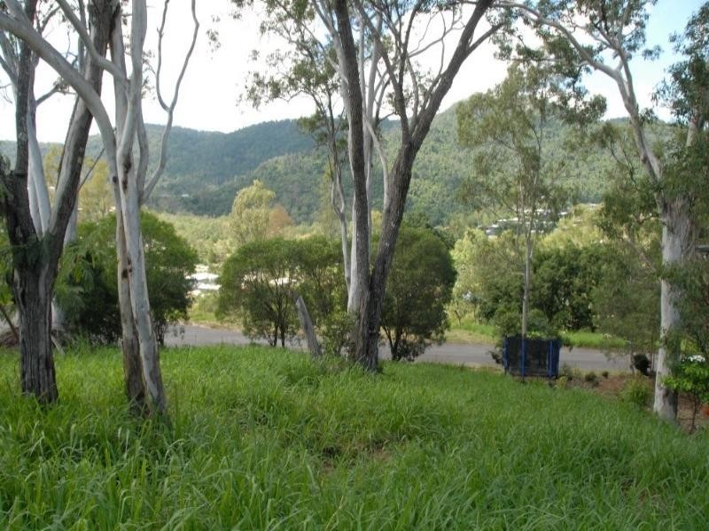 5 Dixon Place, Cannonvale QLD 4802