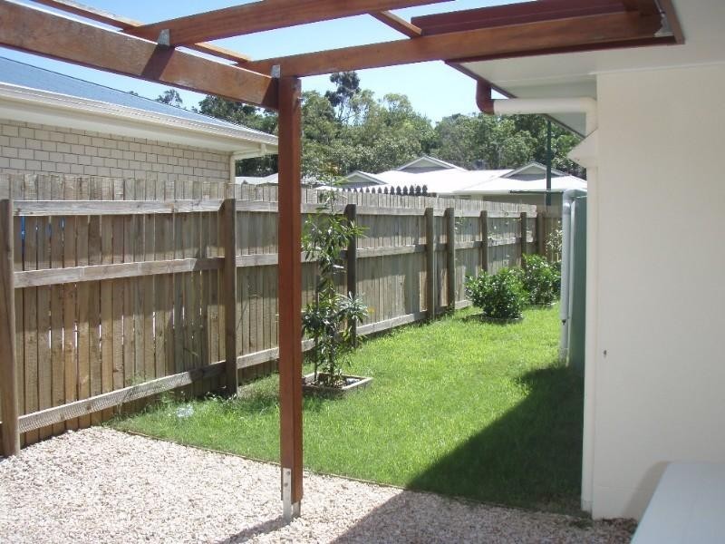 1 + 2/11 Sunset Drive, Jubilee Pocket QLD 4802