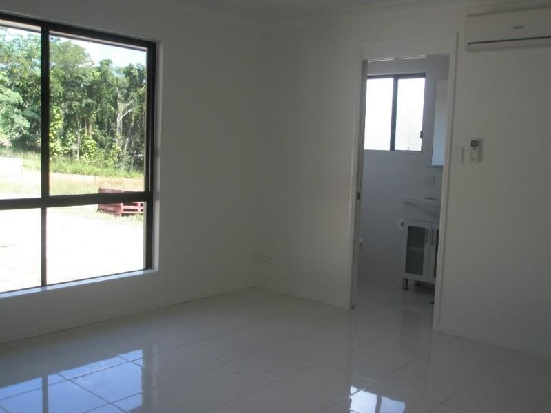 35 Ridgeview Road, Cannonvale QLD 4802