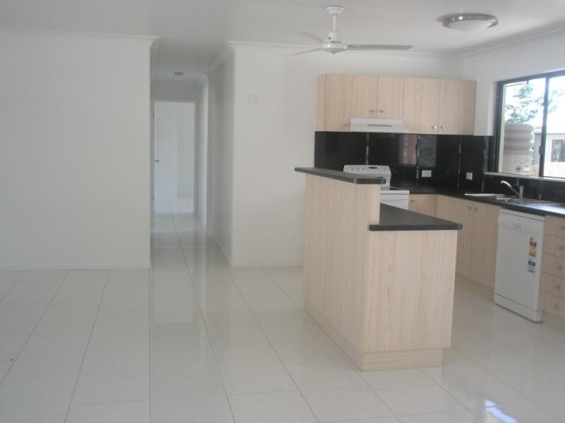 35 Ridgeview Road, Cannonvale QLD 4802