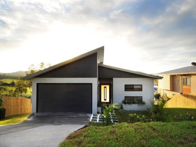 20 Whitehaven Crescent, Cannonvale QLD 4802