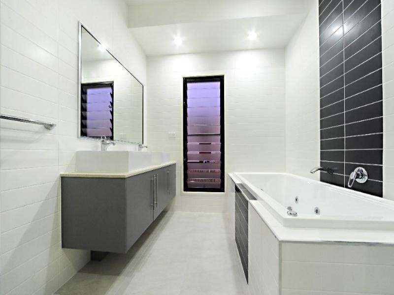 20 Whitehaven Crescent, Cannonvale QLD 4802