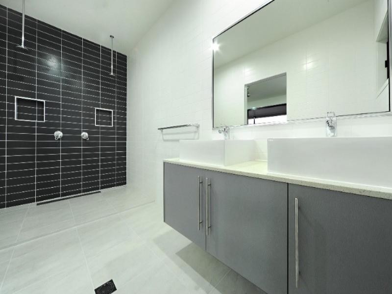 20 Whitehaven Crescent, Cannonvale QLD 4802