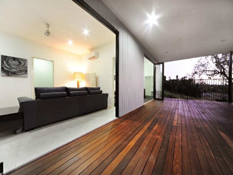 20 Whitehaven Crescent, Cannonvale QLD 4802