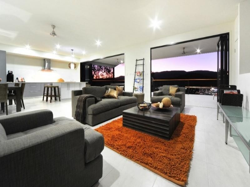 20 Whitehaven Crescent, Cannonvale QLD 4802