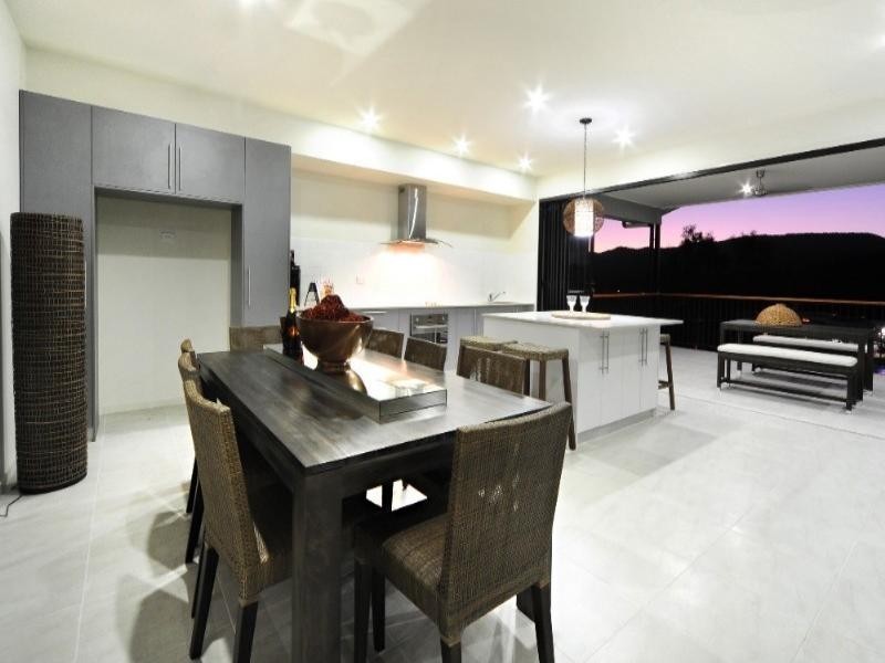 20 Whitehaven Crescent, Cannonvale QLD 4802