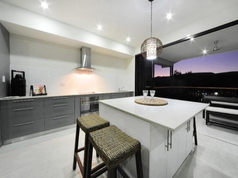 20 Whitehaven Crescent, Cannonvale QLD 4802