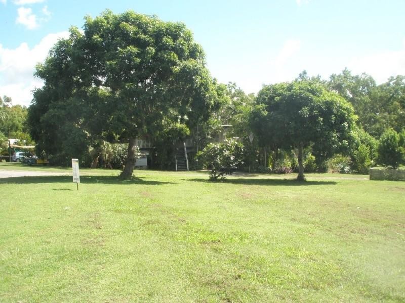 4 Hazelwood Crescent, Cannonvale QLD 4802