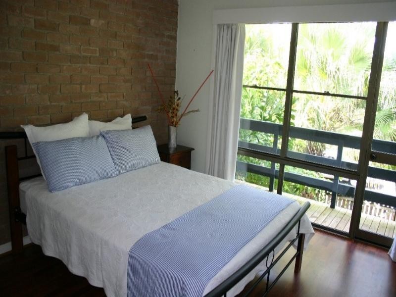 2/2 Lewis Street, Airlie Beach QLD 4802