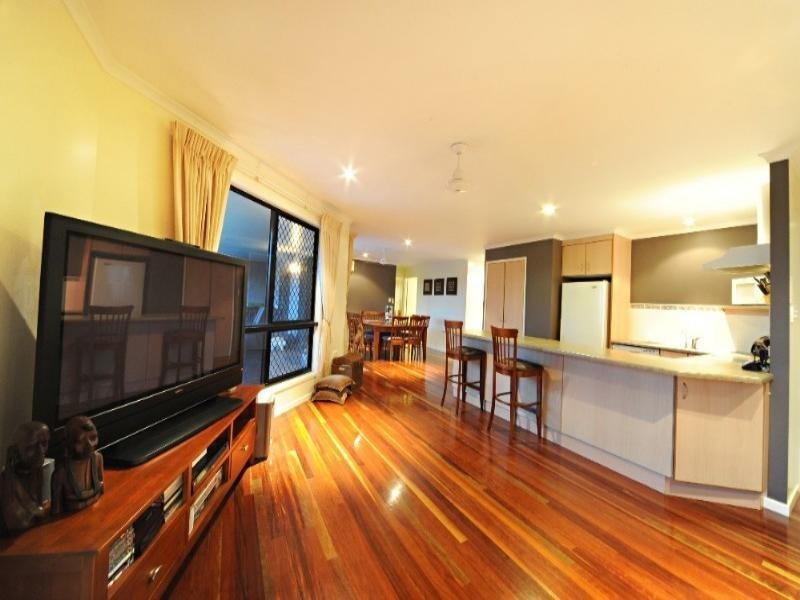 32 Jones Road, Cannonvale QLD 4802