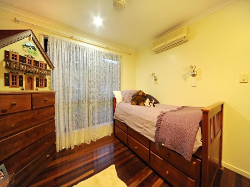 32 Jones Road, Cannonvale QLD 4802