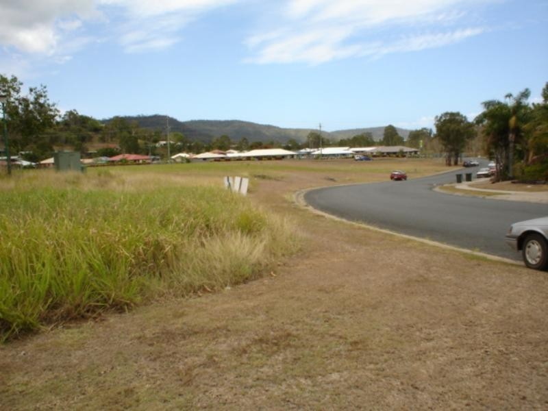 16 Tropic Road, Cannonvale QLD 4802