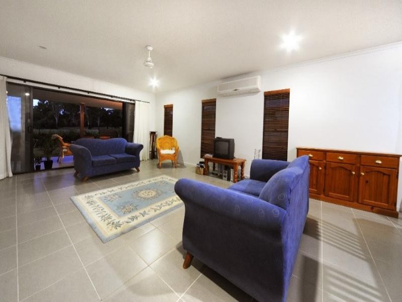 75 Abell Road, Cannonvale QLD 4802