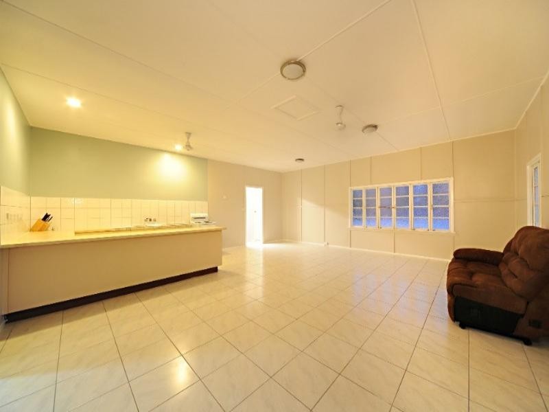 1 Beach Road, Cannonvale QLD 4802