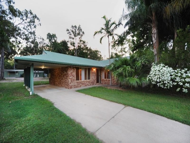 12 Hazelwood Crescent, Cannonvale QLD 4802