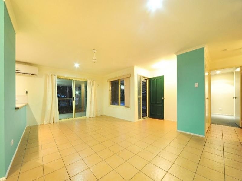 12 Hazelwood Crescent, Cannonvale QLD 4802