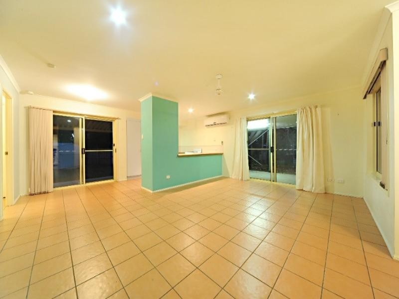 12 Hazelwood Crescent, Cannonvale QLD 4802