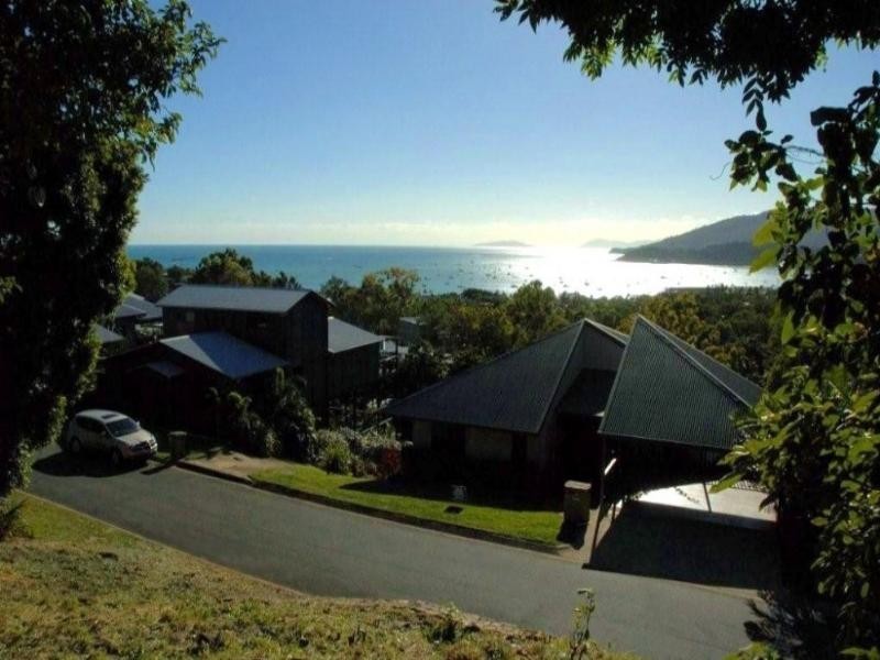 16 Nara Avenue, Airlie Beach QLD 4802