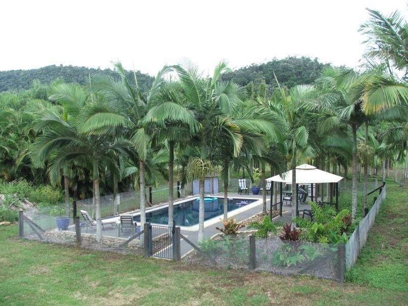 9 Jasinique Drive, Flametree QLD 4802