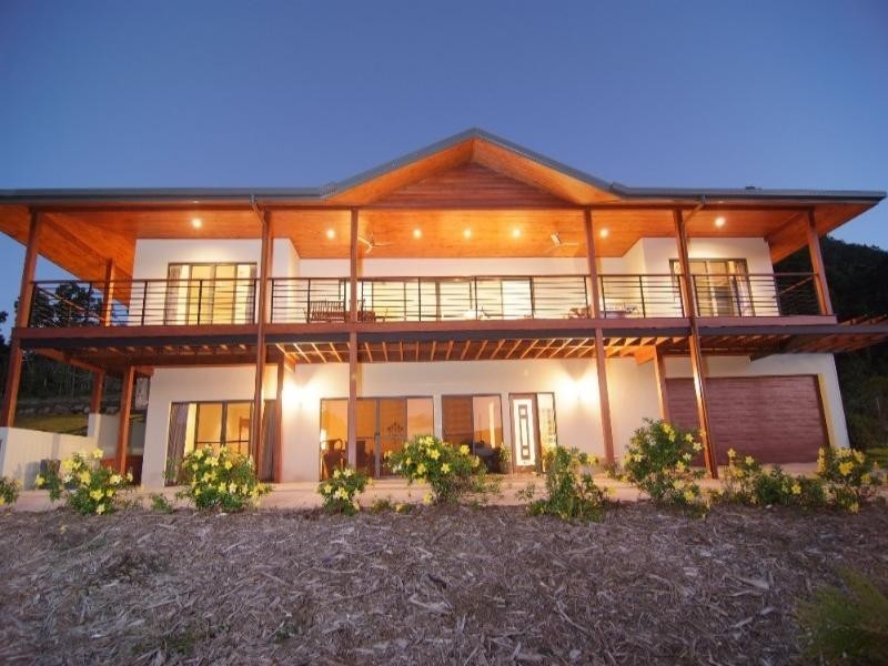 131 Stanley Drive, Cannonvale QLD 4802