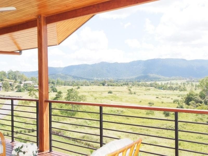 131 Stanley Drive, Cannonvale QLD 4802