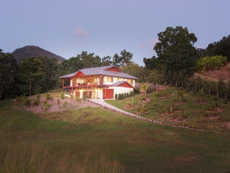 131 Stanley Drive, Cannonvale QLD 4802