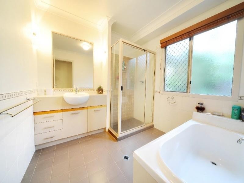 2/1 Wills Court, Cannonvale QLD 4802