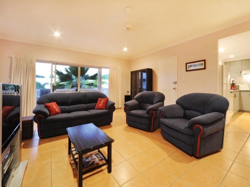 21/24 Pandanus Drive, Cannonvale QLD 4802