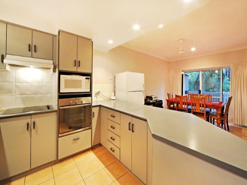 21/24 Pandanus Drive, Cannonvale QLD 4802