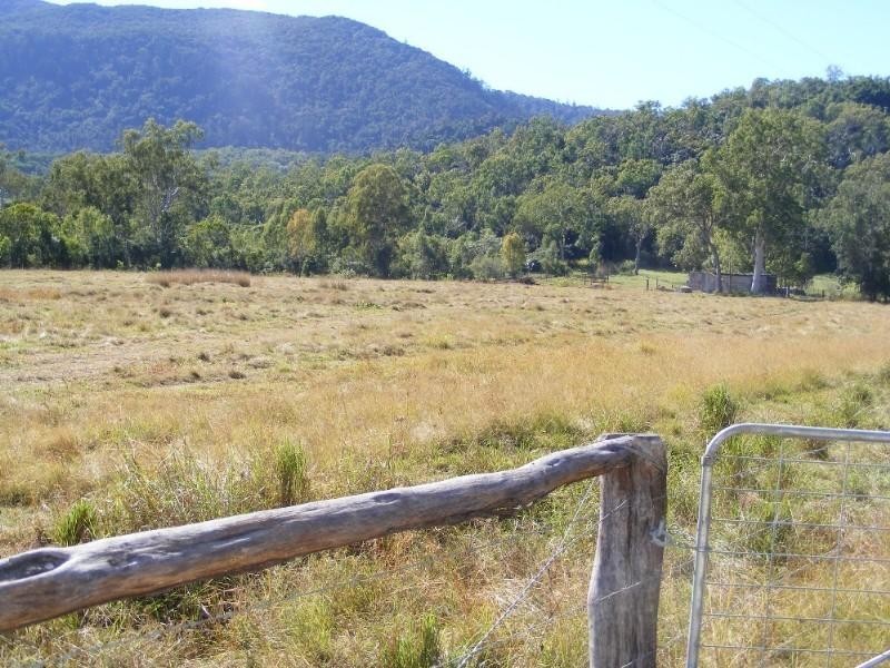 522 Dingo Beach Road, Cape Gloucester QLD 4800