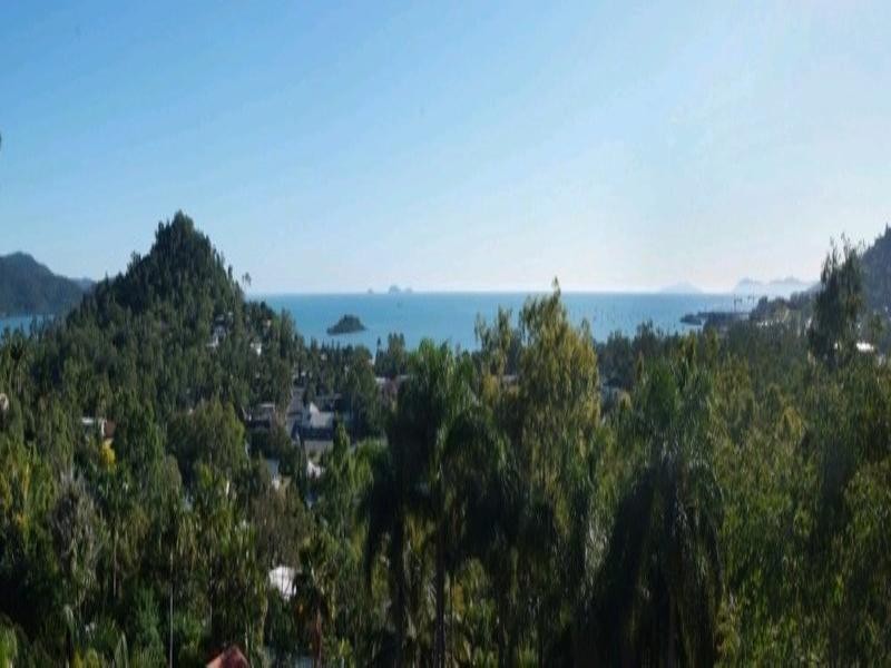 11 Illawong Street, Cannonvale QLD 4802