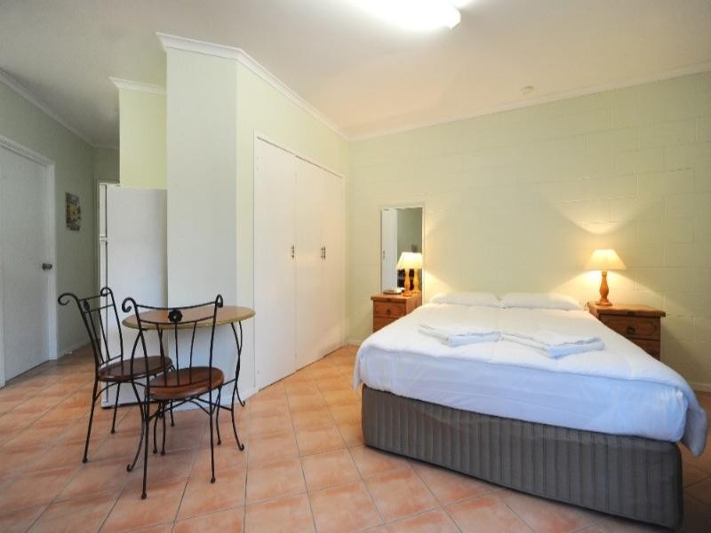 4/48 Coral Esplanade, Cannonvale QLD 4802
