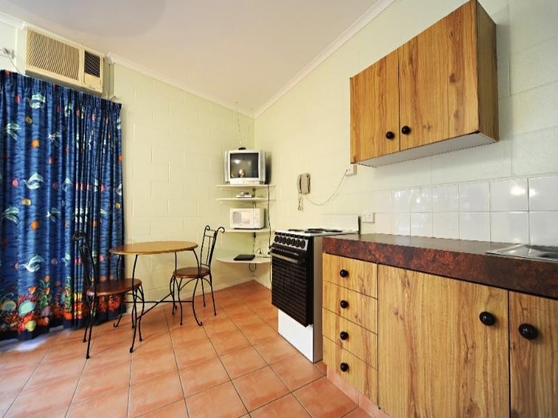 4/48 Coral Esplanade, Cannonvale QLD 4802